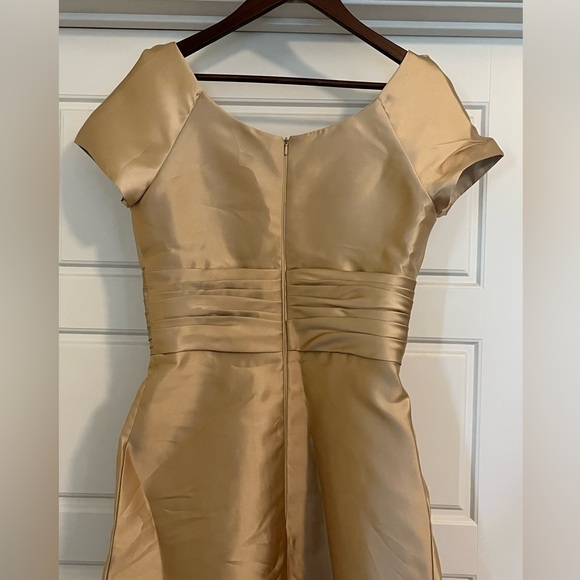 Elegant Gold Champagne Evening Gown Mother of The Bride Dress Size 6 - Picture 7 of 14